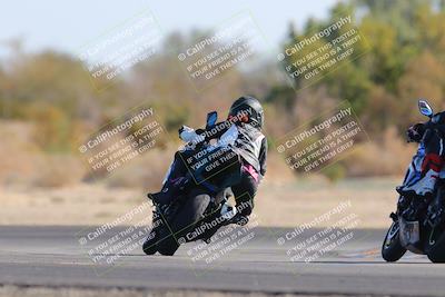 media/Dec-18-2022-SoCal Trackdays (Sun) [[8099a50955]]/Turn 7 Backside (1125am)/